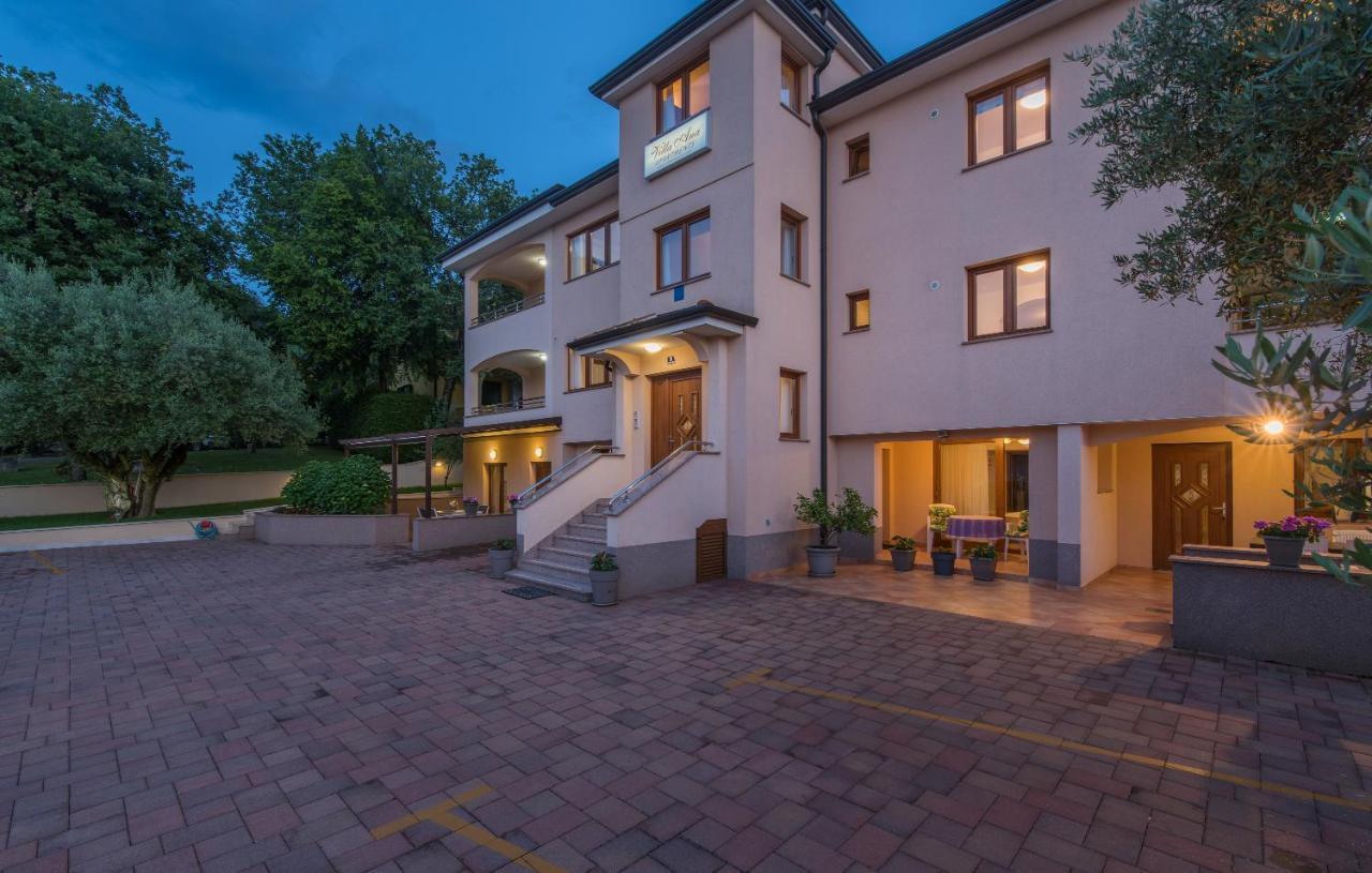 Apartments Villa Ana Poreč Exterior foto