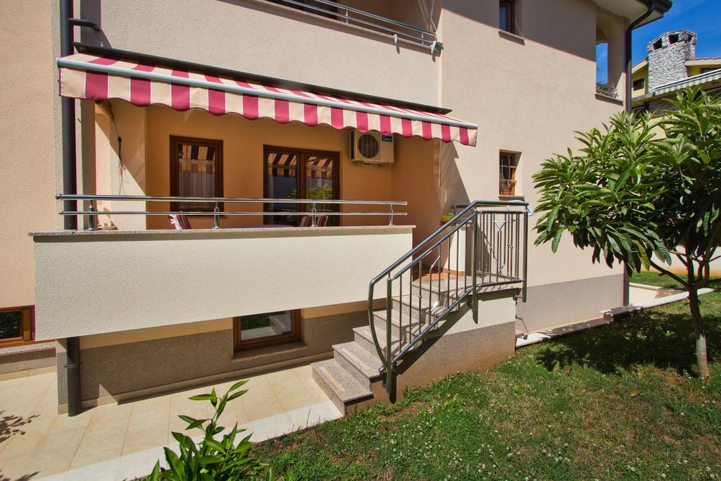 Apartments Villa Ana Poreč Exterior foto