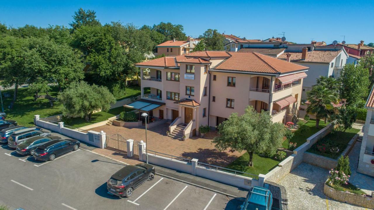 Apartments Villa Ana Poreč Exterior foto
